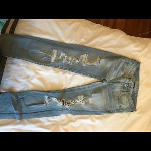 American eagle light wash ripped jeans